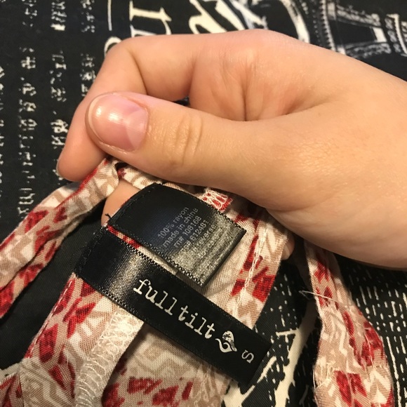 Printed Romper w Open Back - Picture 4 of 4